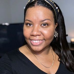 Meet your Posher, Dee